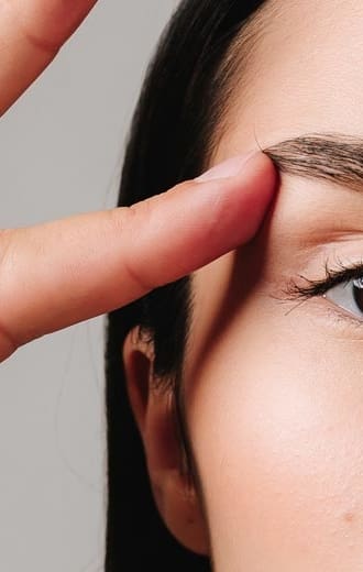 HR Plastic Sugery - Droopy eye brows